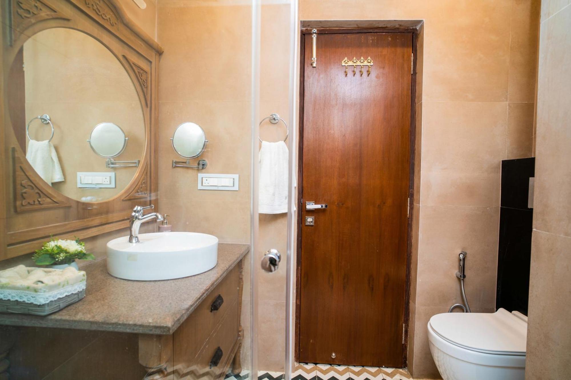 Luxury Aloha Apartments, Rishīkesh Eksteriør billede